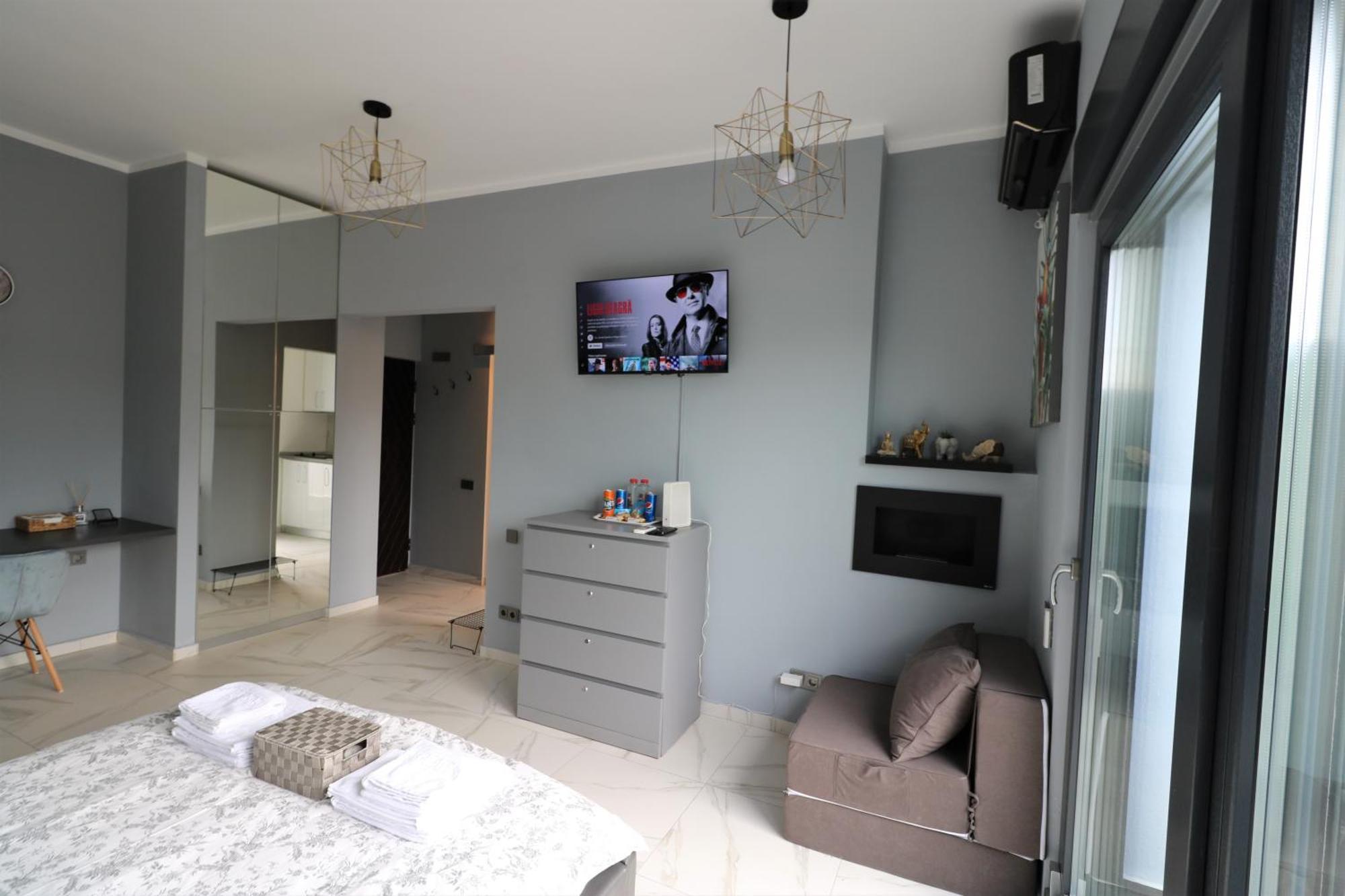 Deluxe Skyline Retreat Studio - Old Town Букурещ Екстериор снимка