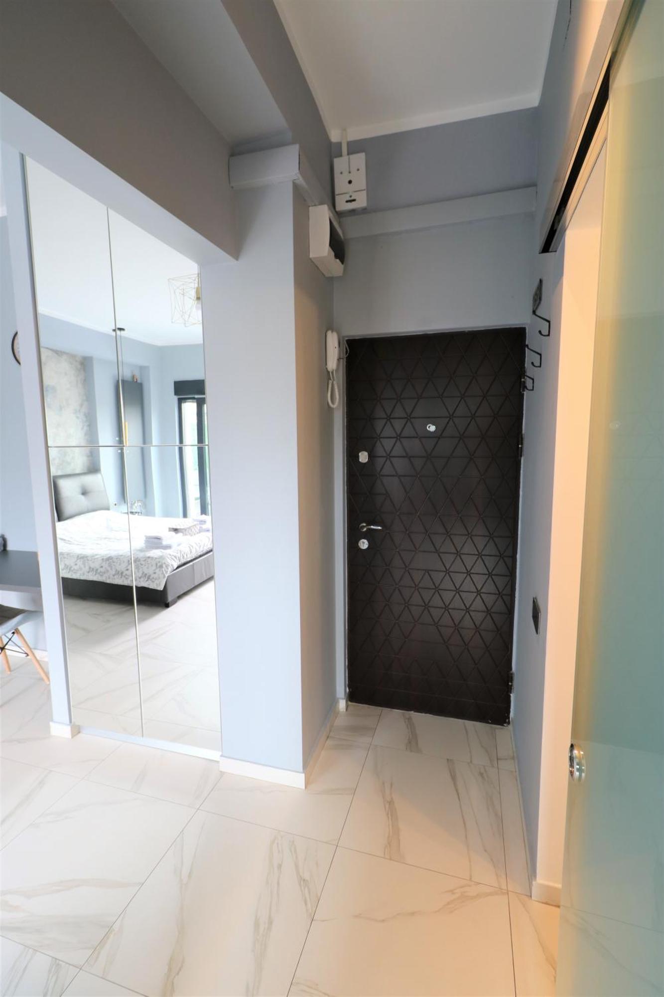 Deluxe Skyline Retreat Studio - Old Town Букурещ Екстериор снимка