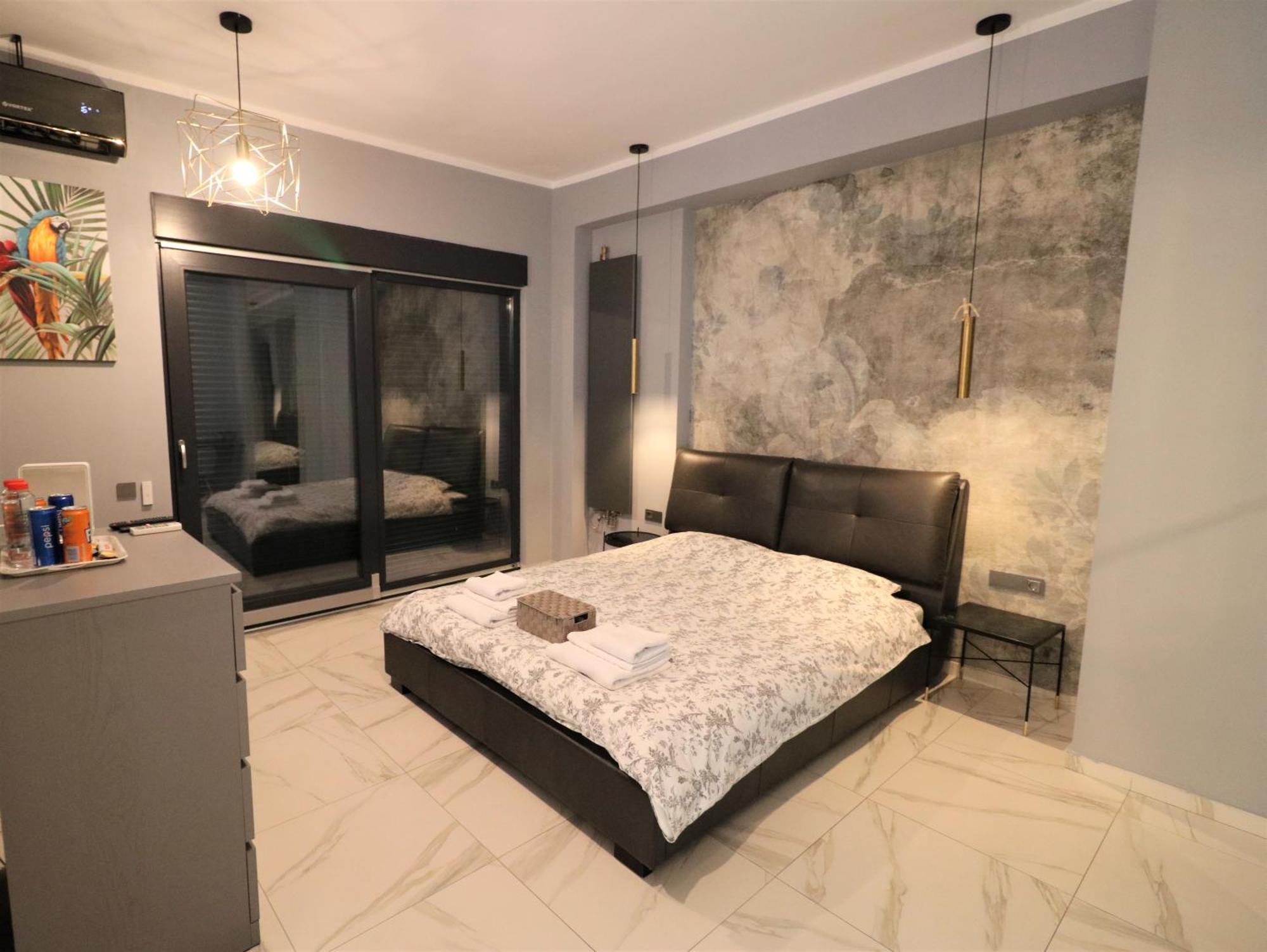 Deluxe Skyline Retreat Studio - Old Town Букурещ Екстериор снимка